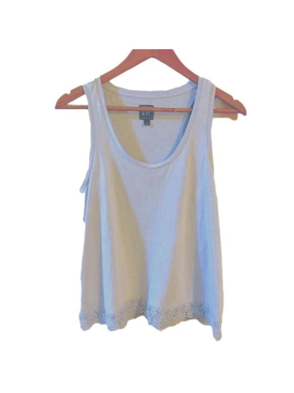 GAP Lace hem tank top.